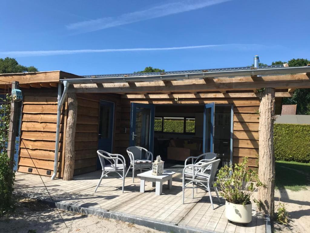 Heerlijk Huisje Vlakbij De Duinen Van Oostvoorne Exteriör bild
